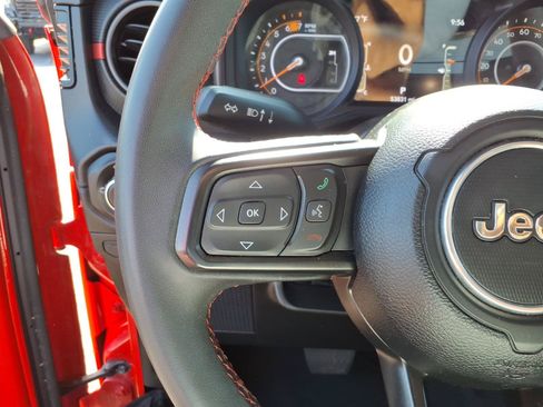 Used 2024 Jeep Wrangler Unlimited Rubicon AWD/4WD image 10