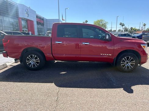 Used 2021 Nissan Titan SV w/ SV Convenience Package RWD image 5