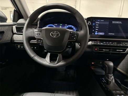 Used 2026 Toyota Camry XLE image 11
