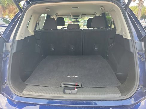 Used 2025 Nissan Rogue SV FWD image 7
