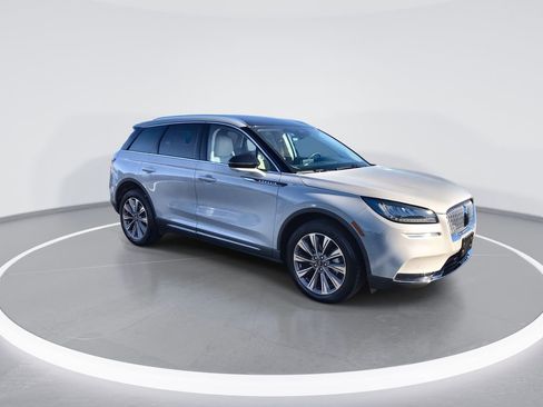 Used 2020 Lincoln Corsair Reserve image 2