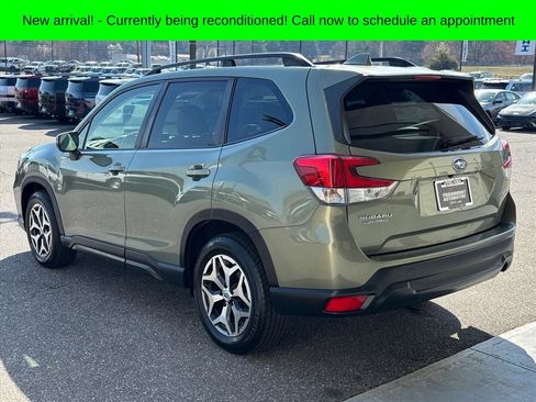Used 2021 Subaru Forester Premium image 2