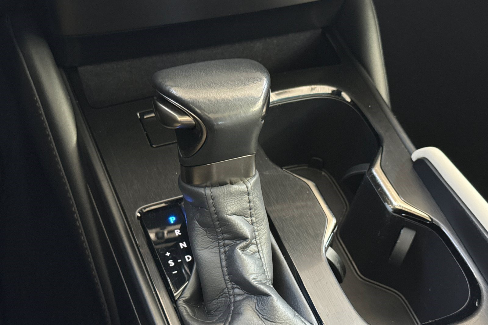 Certified 2024 Lexus ES 300h w/ Premium Package FWD image 26