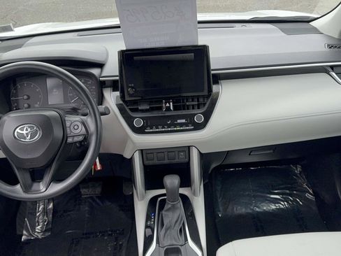 Used 2024 Toyota Corolla Cross L image 13