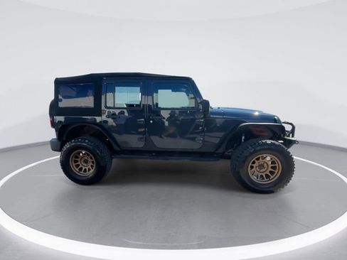Used 2017 Jeep Wrangler Unlimited Sport image 9