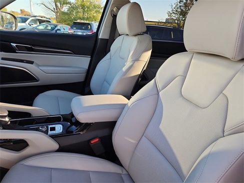 New 2025 Kia Telluride S image 13