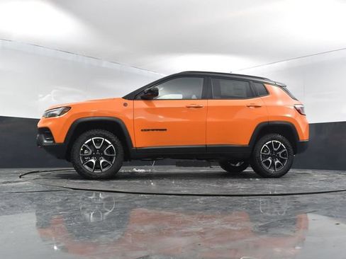 New 2026 Jeep Compass Trailhawk w/ Trailer Tow Group AWD/4WD image 47