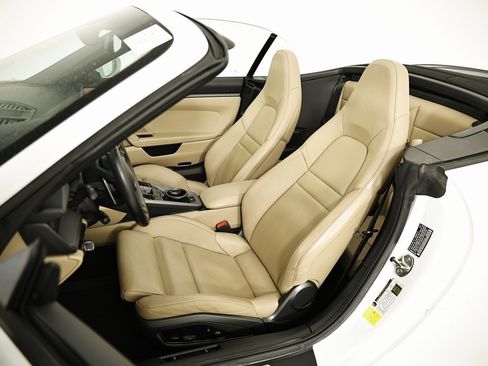 Certified 2020 Porsche 911 Carrera S image 5