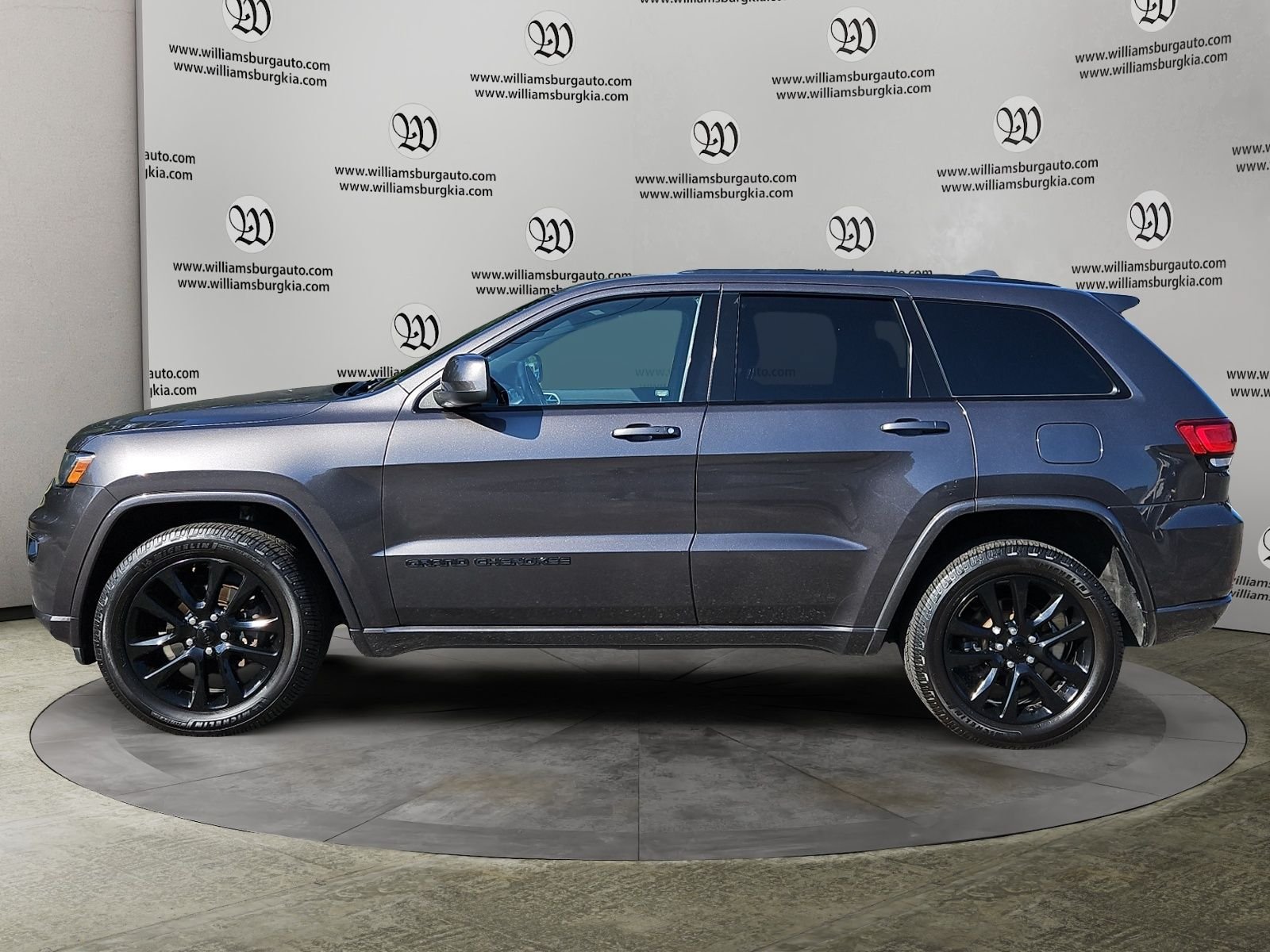 Used 2020 Jeep Grand Cherokee Altitude AWD/4WD image 2