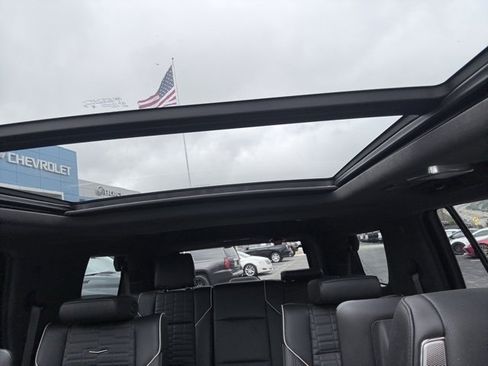 Used 2024 Cadillac Escalade Sport Platinum w/ LPO, ONYX Package image 61