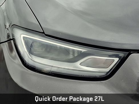 Used 2022 Chrysler Pacifica Touring-L image 11