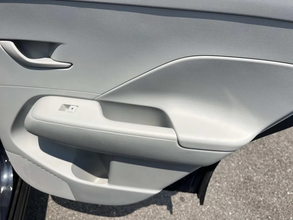 Used 2024 Hyundai Kona SEL FWD image 21