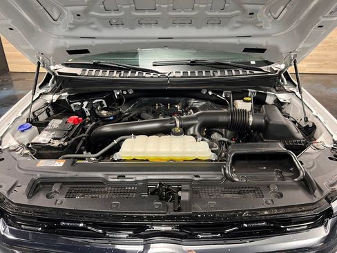 Used 2024 Ford Expedition Limited AWD/4WD image 19