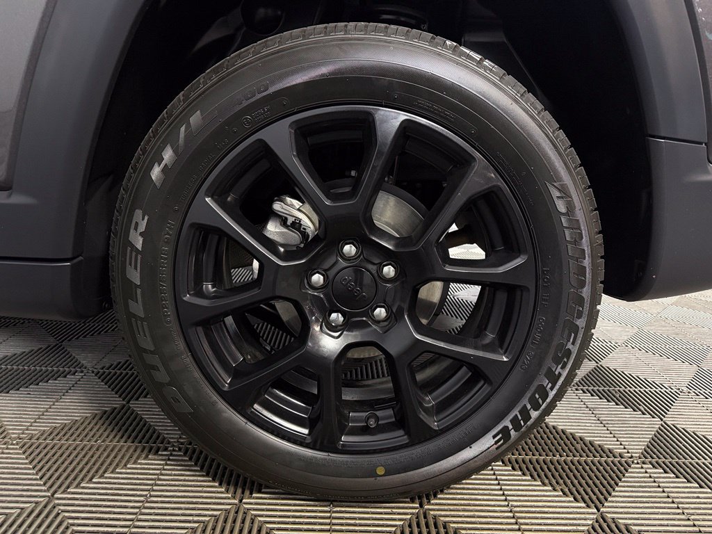 Used 2022 Jeep Compass Latitude FWD image 13