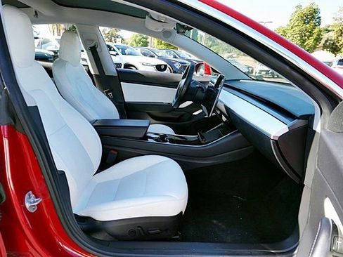 Used 2019 Tesla Model 3 Standard Range image 11