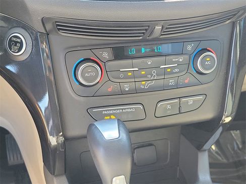 Used 2017 Ford Escape Titanium image 30