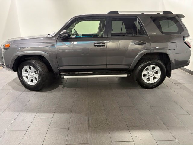 Used 2019 Toyota 4Runner SR5 Premium AWD/4WD image 2