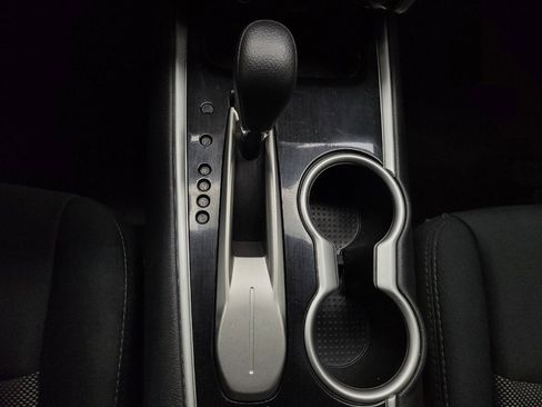 Used 2018 Nissan Pathfinder S image 26