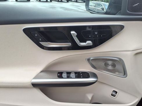New 2025 Mercedes-Benz C 300 4MATIC Sedan image 12