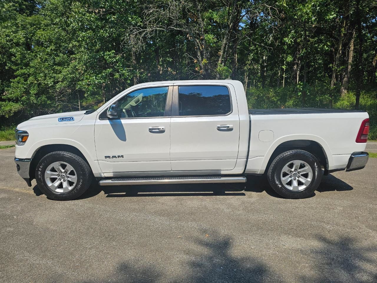 Used 2019 RAM 1500 Laramie AWD/4WD image 9