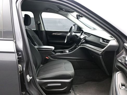 Used 2021 Jeep Grand Cherokee L Laredo w/ Luxury Tech Group I image 10