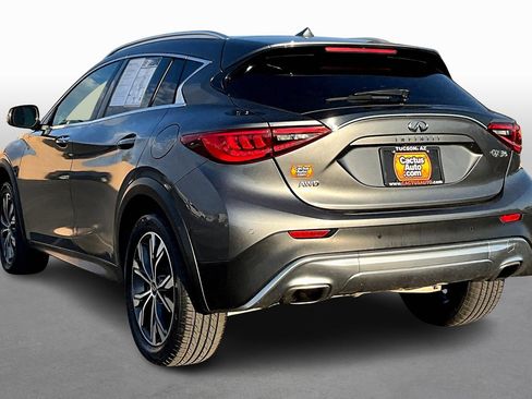 Used 2017 INFINITI QX30 Premium w/ Navigation Package image 11