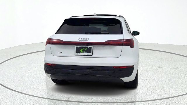 Used 2024 Audi Q8 e-tron Premium AWD/4WD image 7
