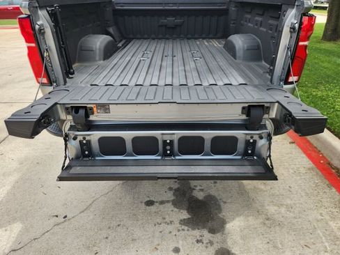 Used 2025 Chevrolet Silverado 2500 High Country w/ High Country Premium Package AWD/4WD image 34