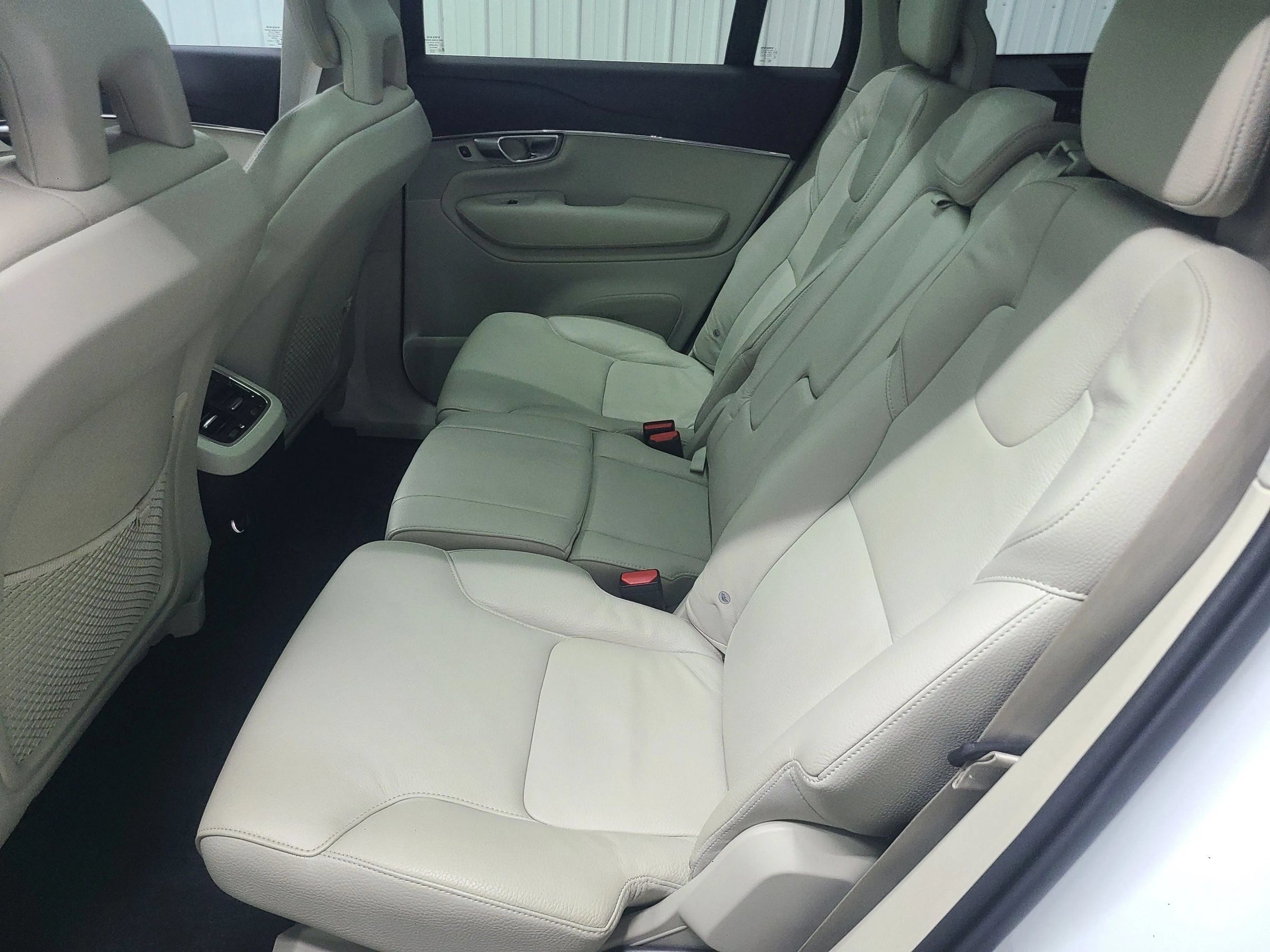 Used 2020 Volvo XC90 T6 Momentum AWD/4WD image 32