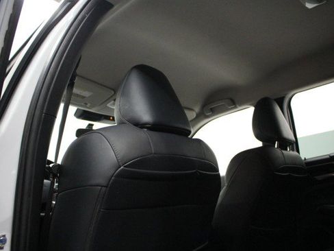 Used 2022 Mitsubishi Outlander SE image 27