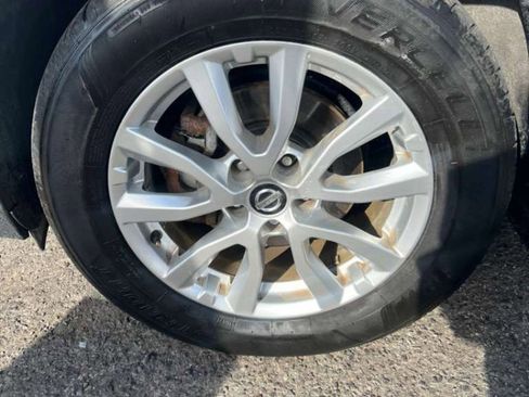 Used 2017 Nissan Rogue SV image 15