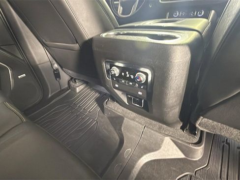 Certified 2022 GMC Yukon SLT w/ SLT Premium Package image 32