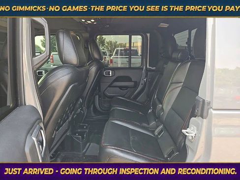 Used 2022 Jeep Gladiator Rubicon w/ LED Lighting Group AWD/4WD image 15