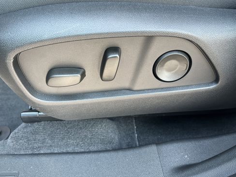 Used 2026 Chevrolet Equinox RS w/ Convenience Package III image 10