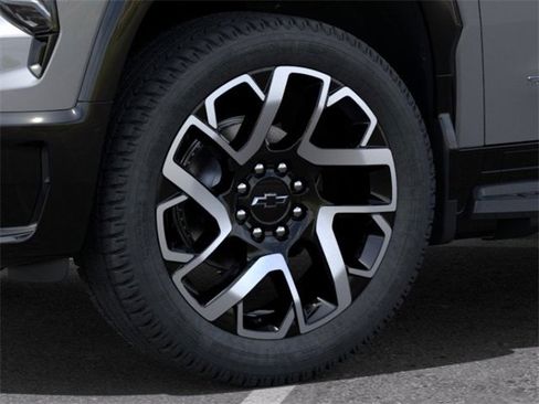 New 2025 Chevrolet Silverado EV RST image 9