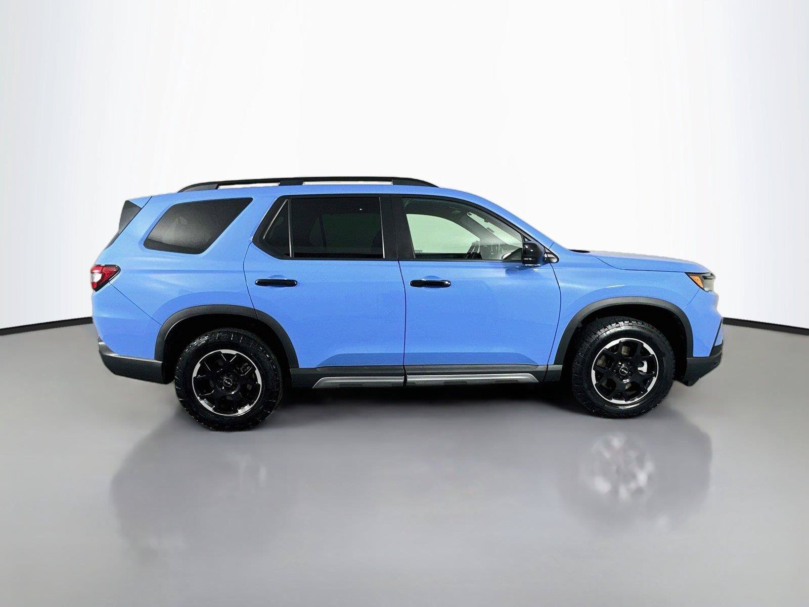 Certified 2025 Honda Pilot TrailSport image 18