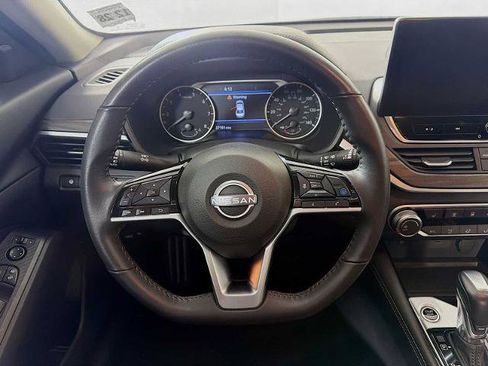 Certified 2024 Nissan Altima 2.5 SV w/ SV Premium Package FWD image 9