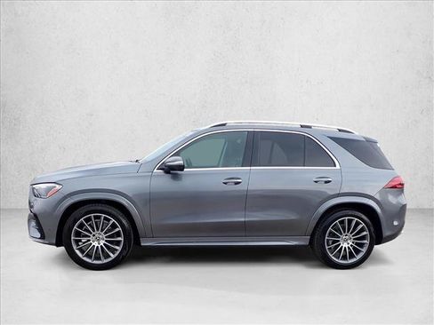 Used 2025 Mercedes-Benz GLE 350 4MATIC w/ AMG Line Exterior image 2