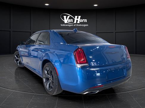 Used 2023 Chrysler 300 Touring w/ Sport Appearance Package RWD image 5