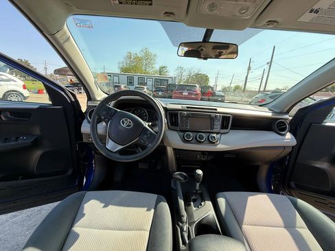 Used 2015 Toyota RAV4 LE image 17