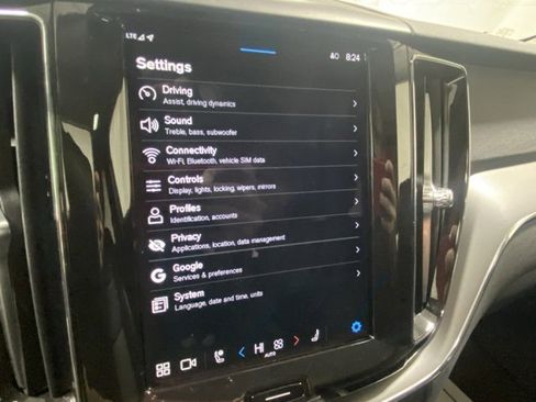 Used 2024 Volvo XC60 T8 Core image 22