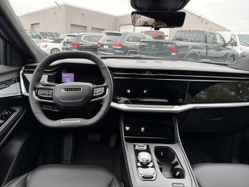 Used 2024 Jeep Wagoneer Launch Edition image 13