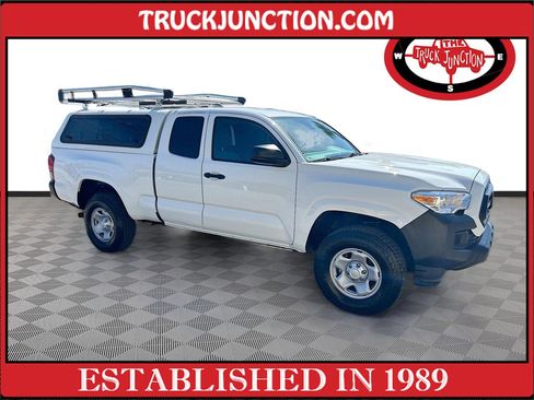 Used 2022 Toyota Tacoma SR image 1