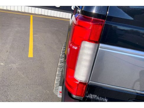 Used 2017 Ford F350 Platinum w/ Platinum Ultimate Package image 31