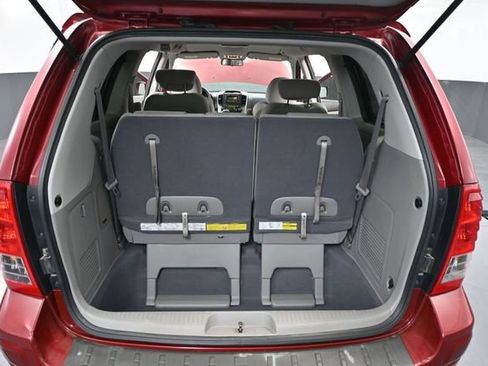 Used 2008 Hyundai Entourage GLS FWD image 33