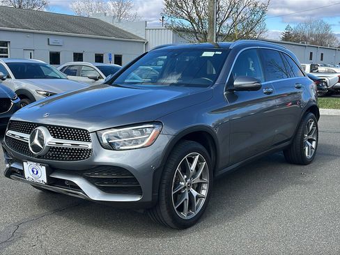 Used 2021 Mercedes-Benz GLC 300 4MATIC image 3