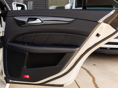 Used 2016 Mercedes-Benz CLS 400 image 32