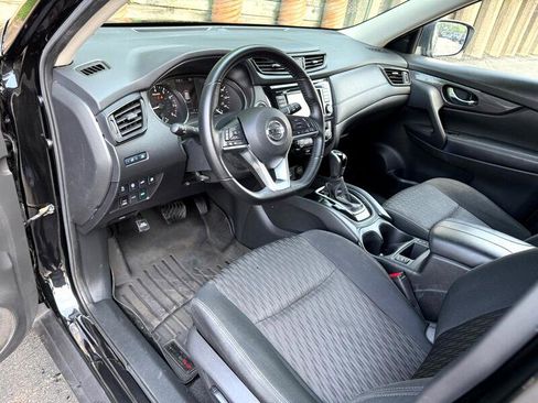 Used 2020 Nissan Rogue SV image 12