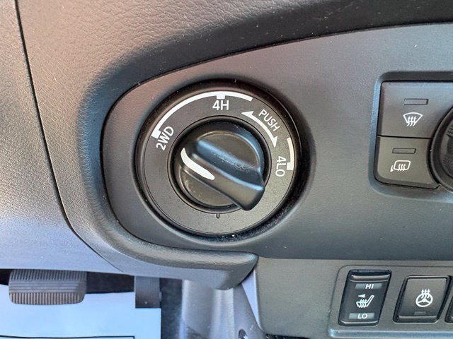 Used 2022 Nissan Frontier PRO-4X w/ Pro-4X Premium Package AWD/4WD image 20