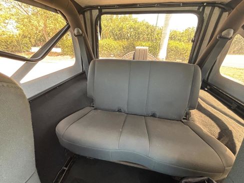 Used 2006 Jeep Wrangler Unlimited AWD/4WD image 19